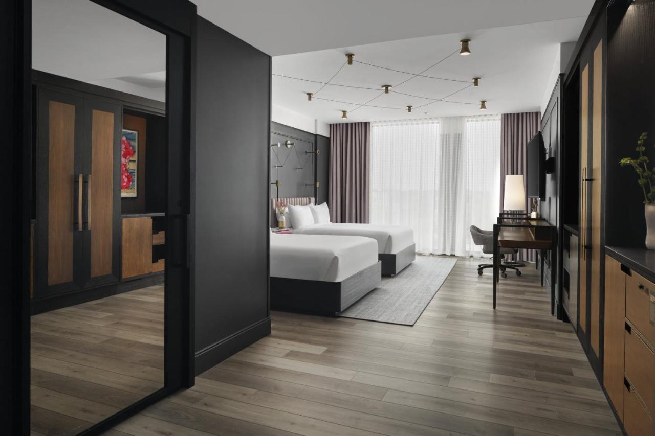 Renaissance Milwaukee West Hotel Wauwatosa Dış mekan fotoğraf