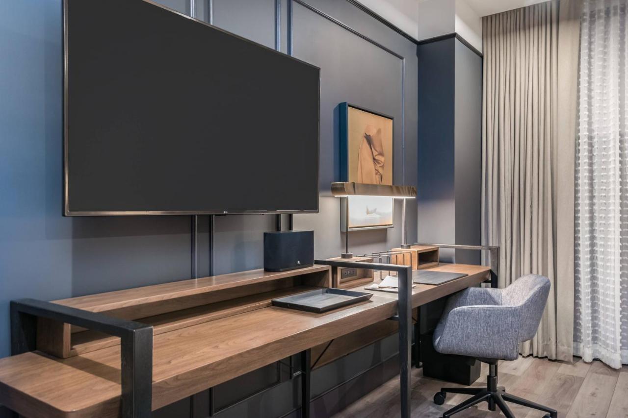 Renaissance Milwaukee West Hotel Wauwatosa Dış mekan fotoğraf