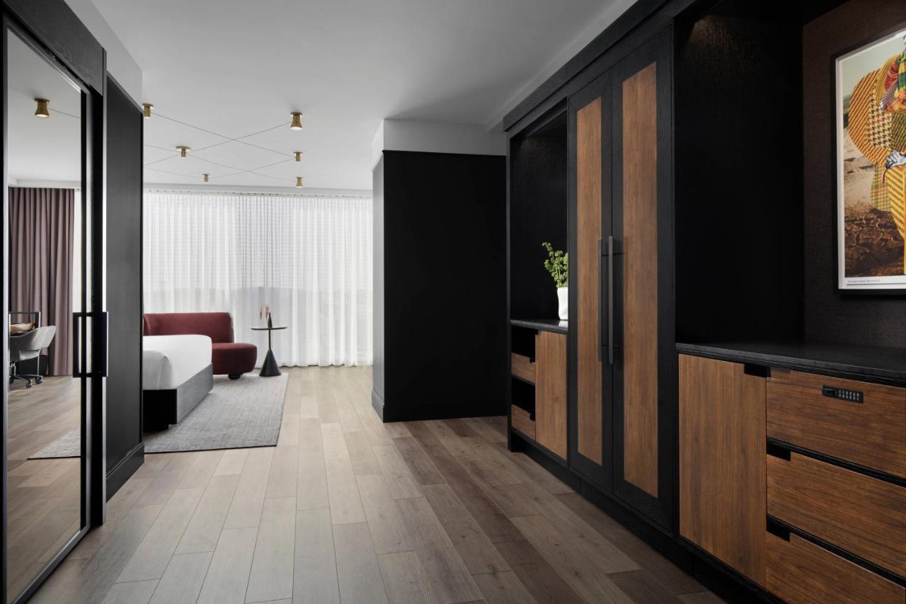 Renaissance Milwaukee West Hotel Wauwatosa Dış mekan fotoğraf